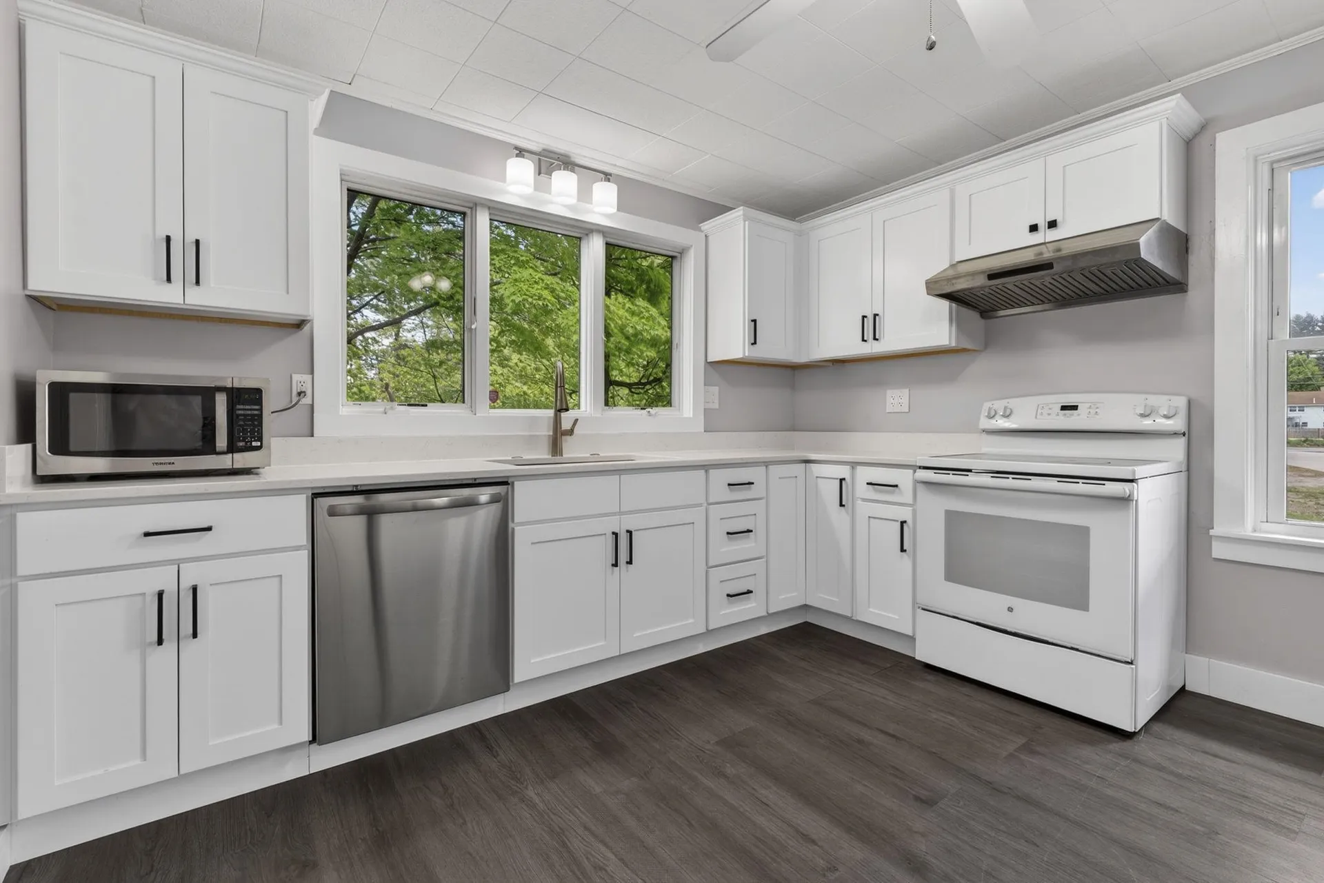 58 Lowell Road Hudson NH 03051