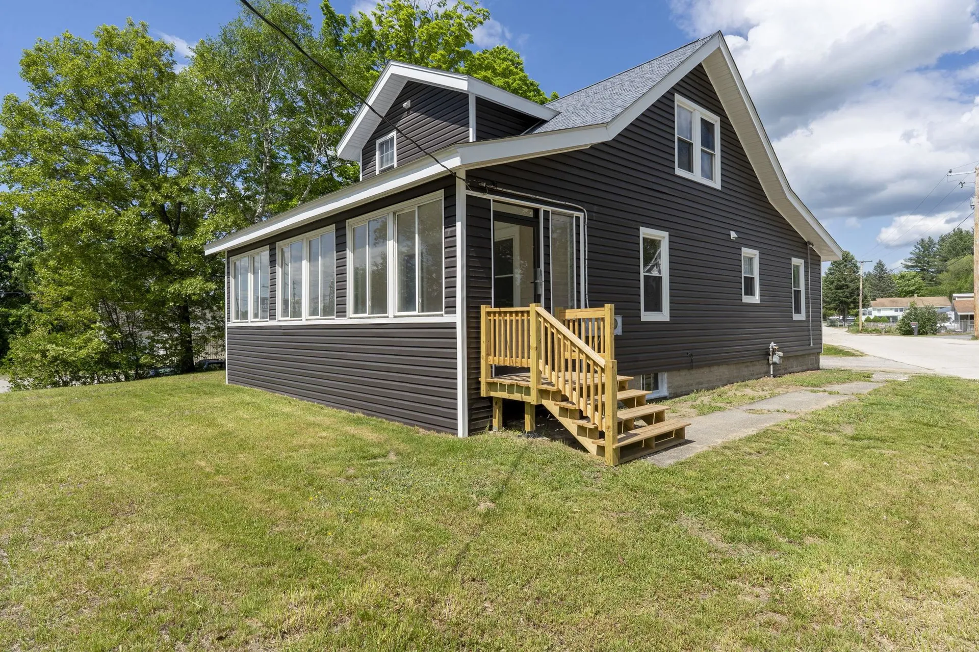 58 Lowell Road Hudson NH 03051