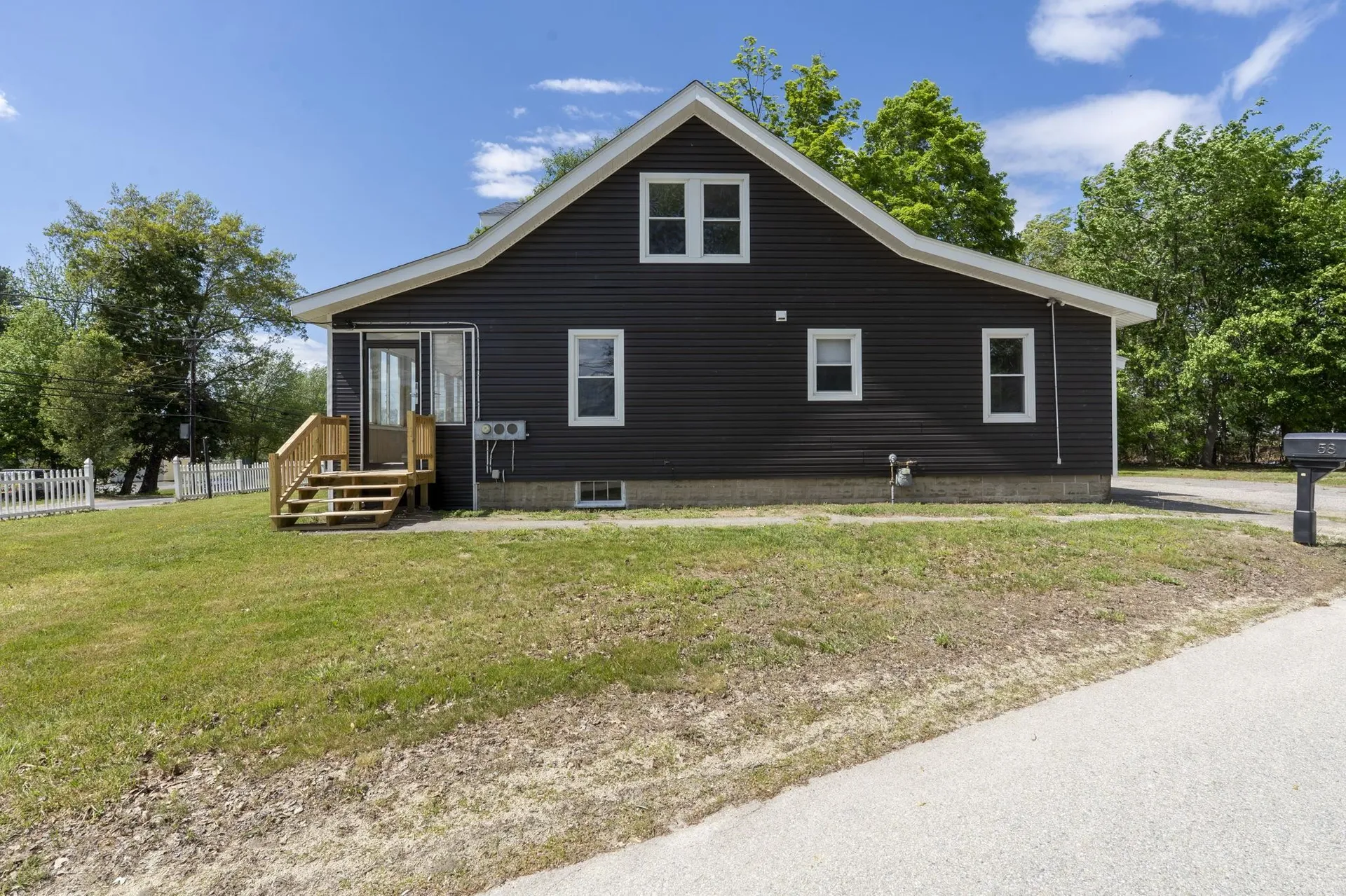 58 Lowell Road Hudson NH 03051