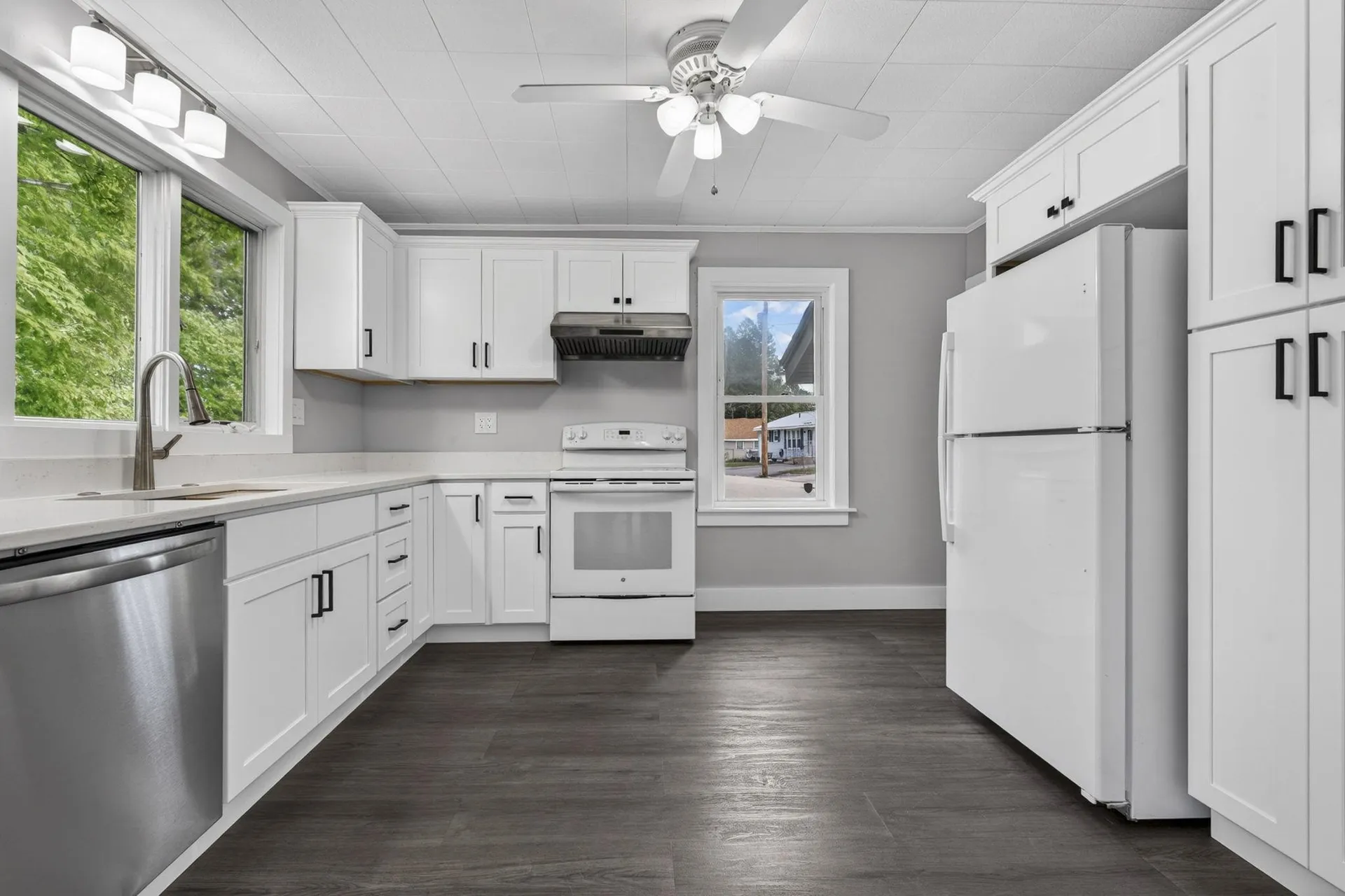 58 Lowell Road Hudson NH 03051