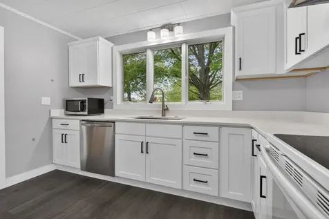 58 Lowell Road Hudson NH 03051
