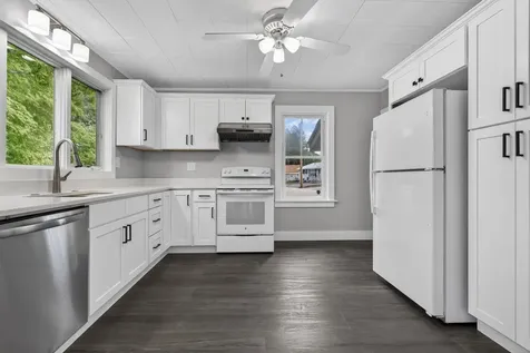 58 Lowell Road Hudson NH 03051