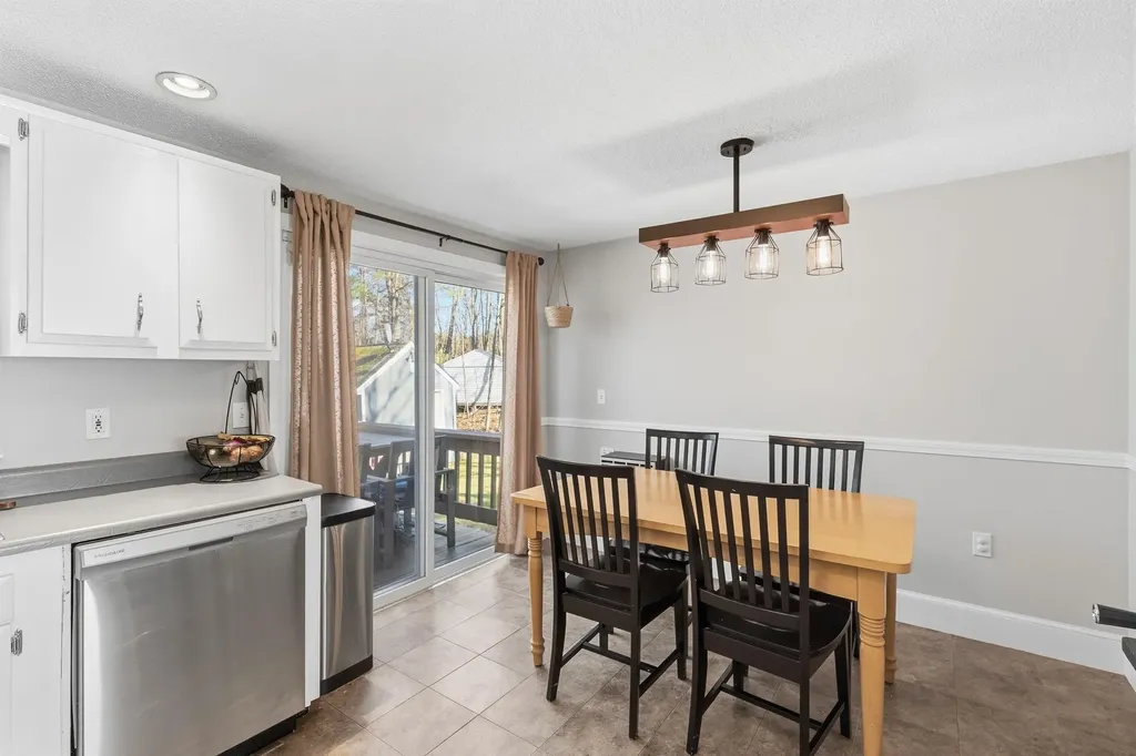 22 Derryfield Road Derry NH 03038