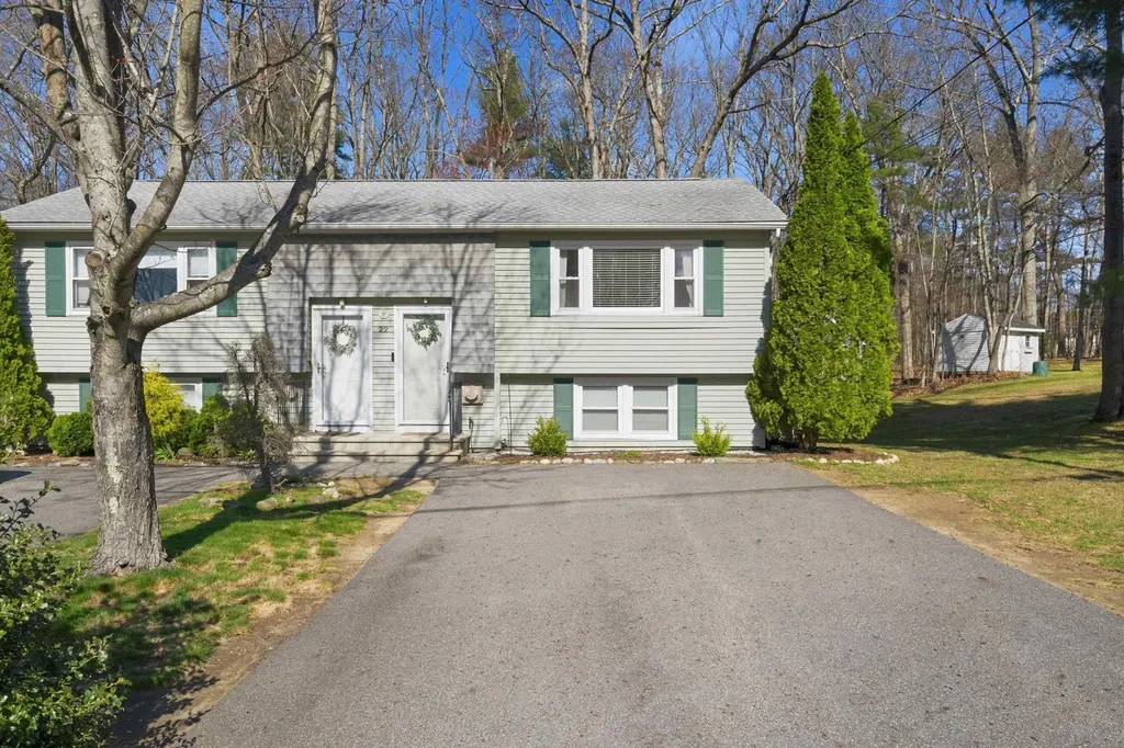 22 Derryfield Road Derry NH 03038