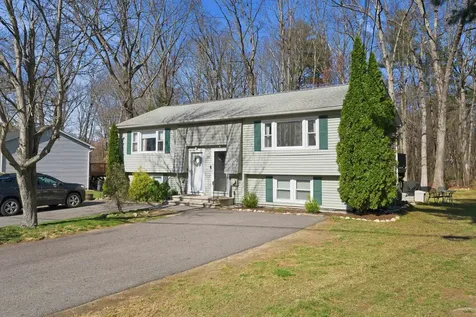 22 Derryfield Road Derry NH 03038