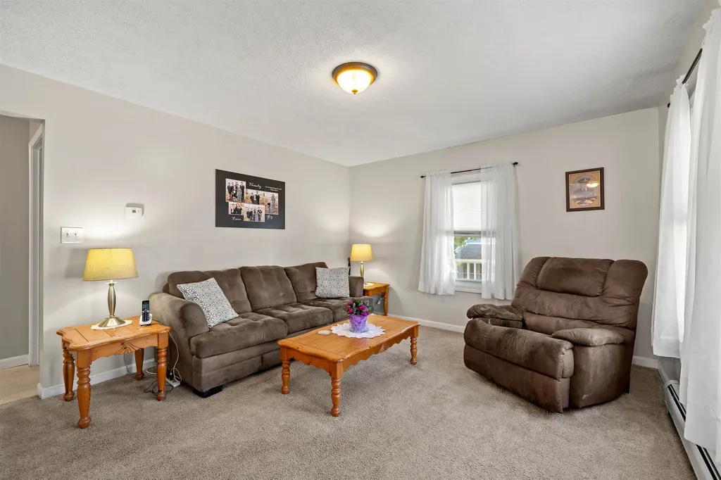 267 Cilley Road Manchester NH 03103
