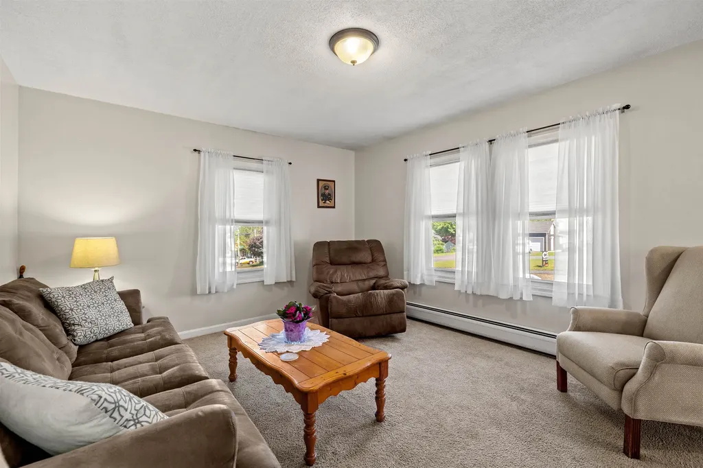 267 Cilley Road Manchester NH 03103