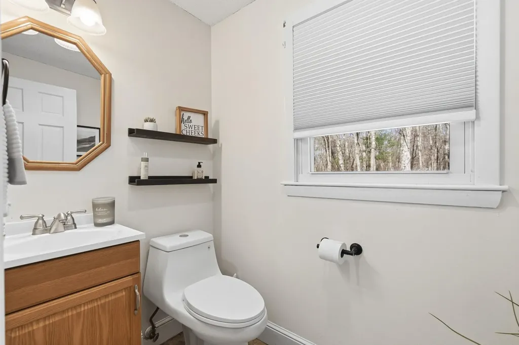 22 Derryfield Road Derry NH 03038