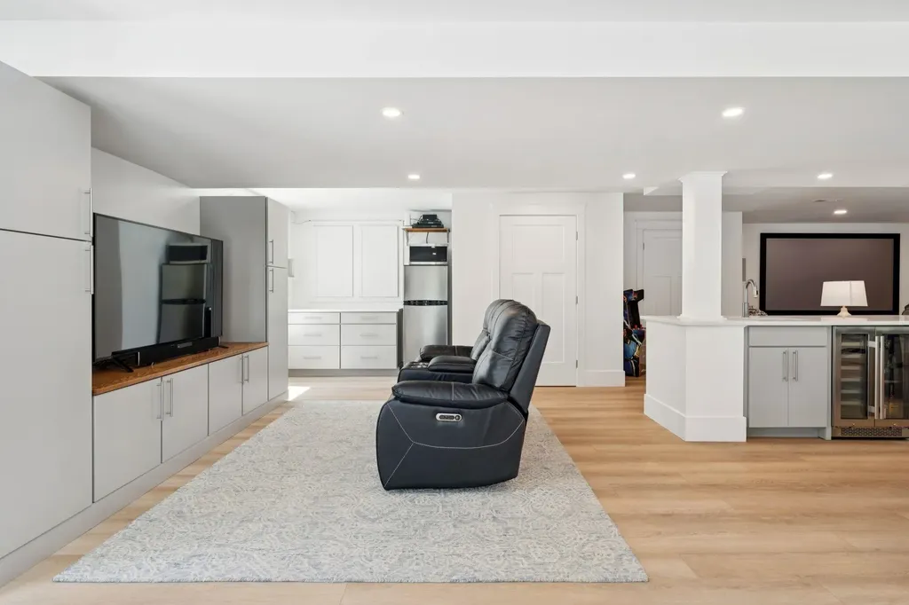 12 Long Hill Road Stratham NH 03885