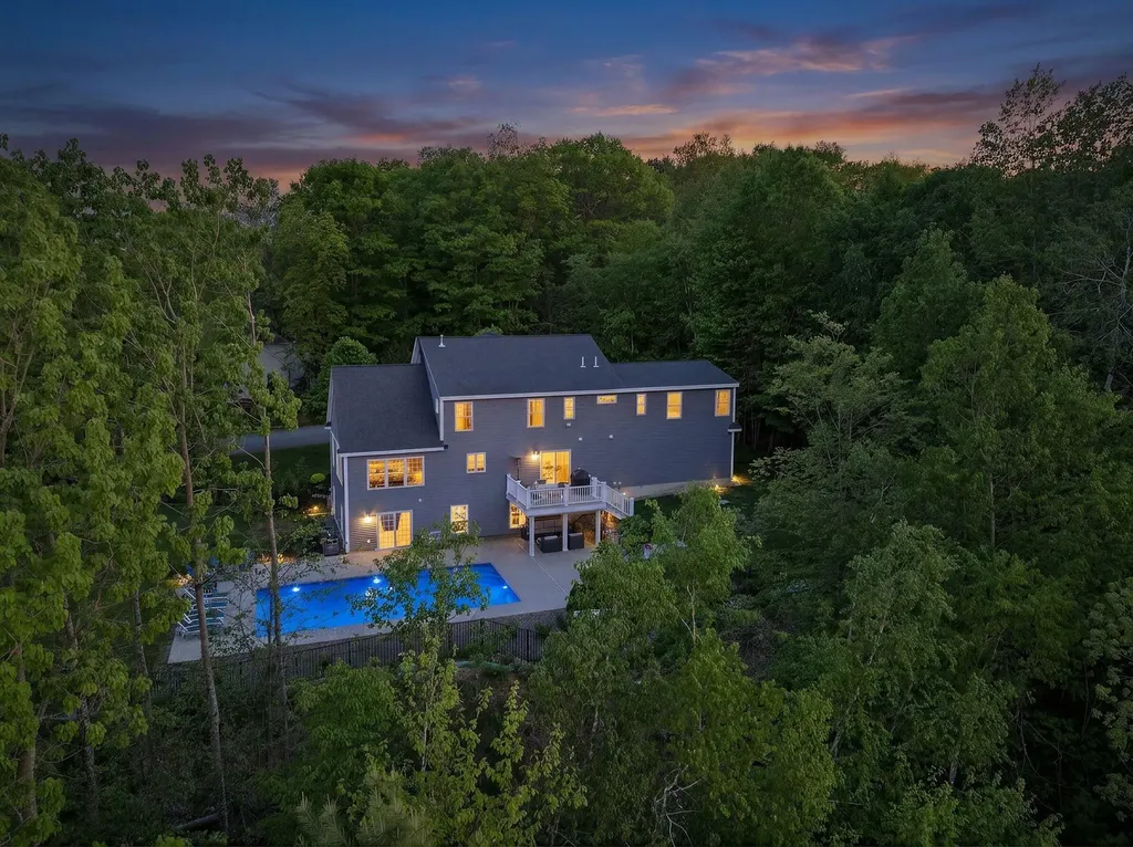 12 Long Hill Road Stratham NH 03885