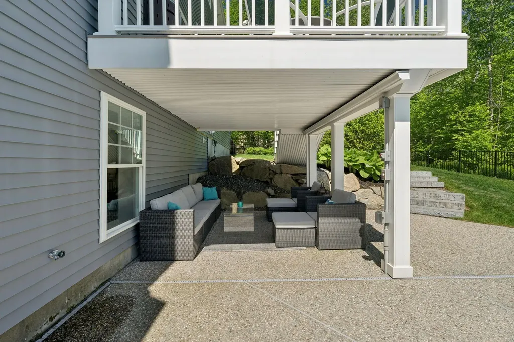 12 Long Hill Road Stratham NH 03885