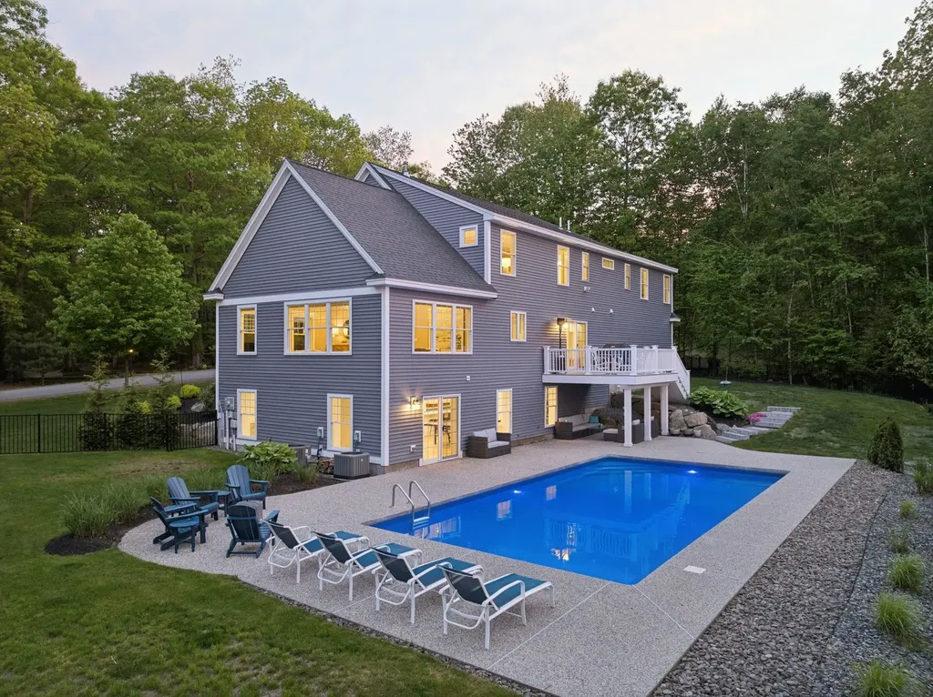 12 Long Hill Road Stratham NH 03885
