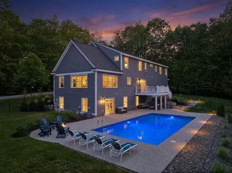 12 Long Hill Road Stratham NH 03885