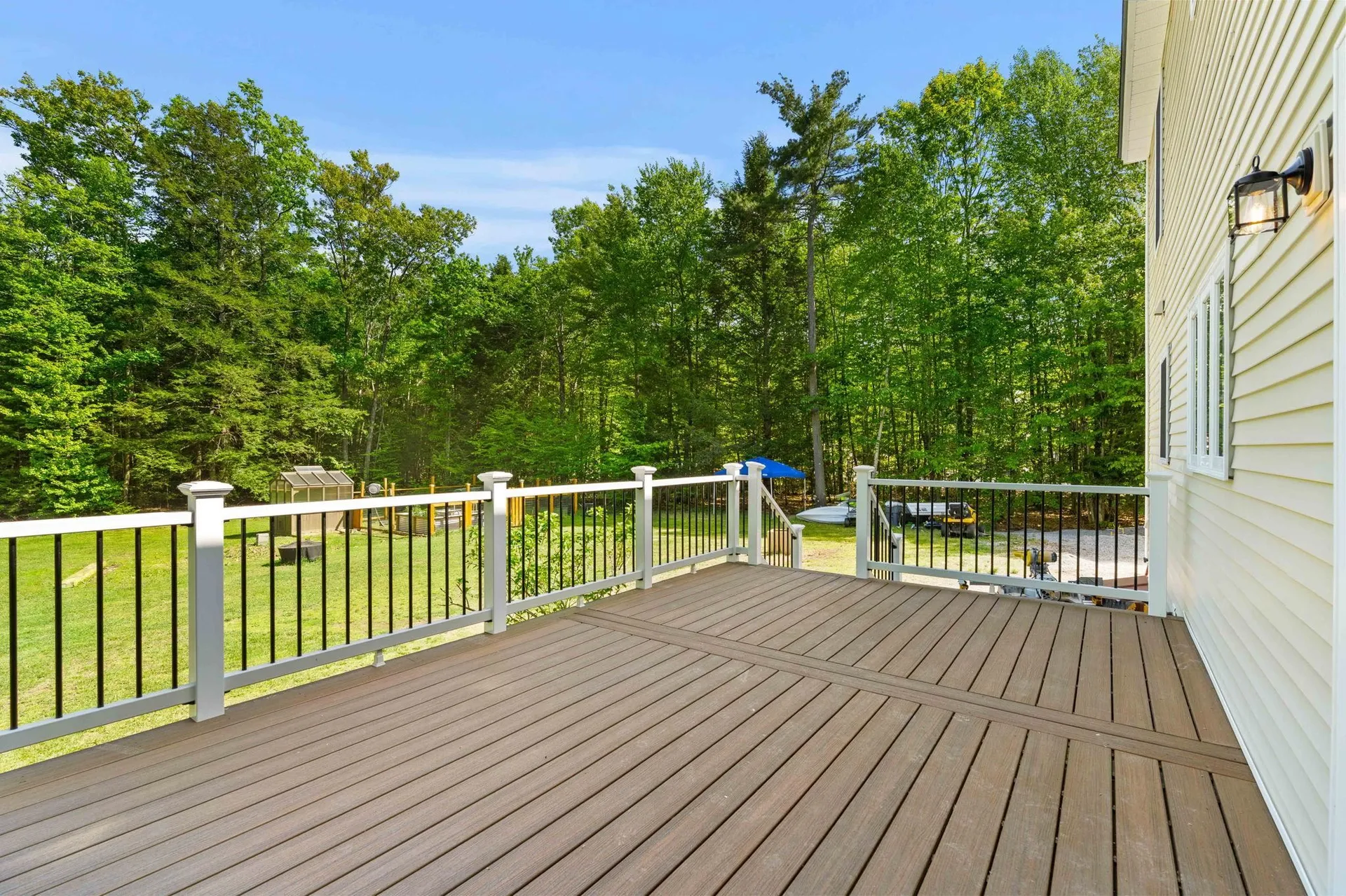28 Rossdale Lane Weare NH 03281
