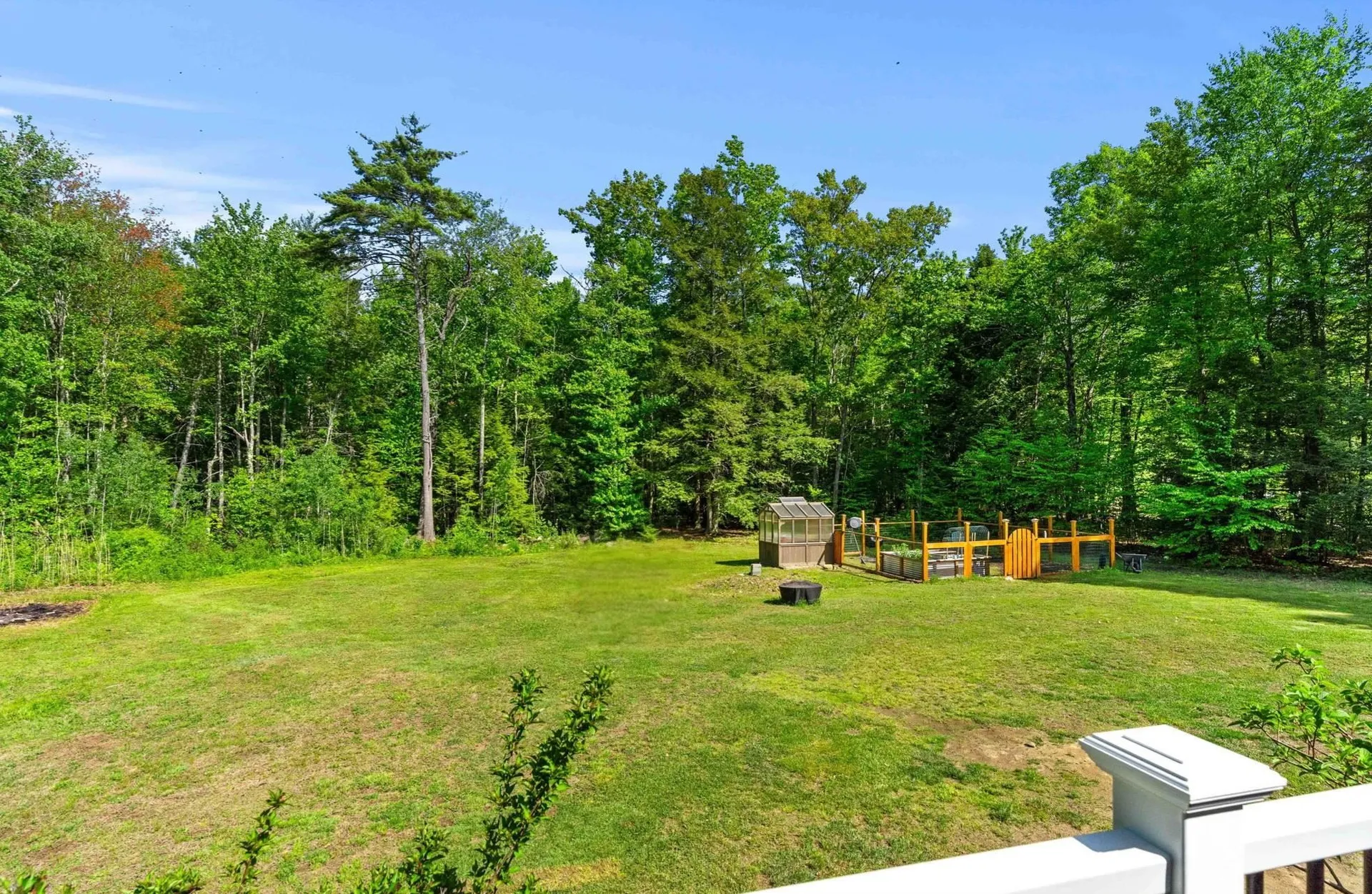 28 Rossdale Lane Weare NH 03281