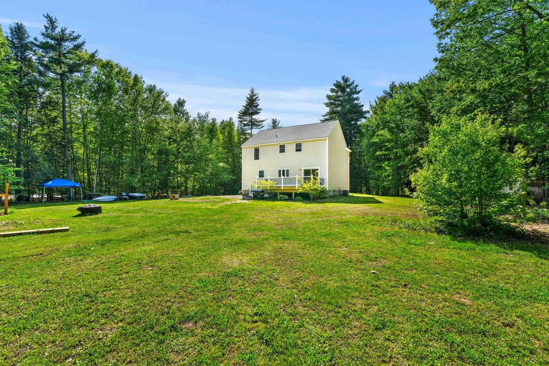 28 Rossdale Lane Weare NH 03281