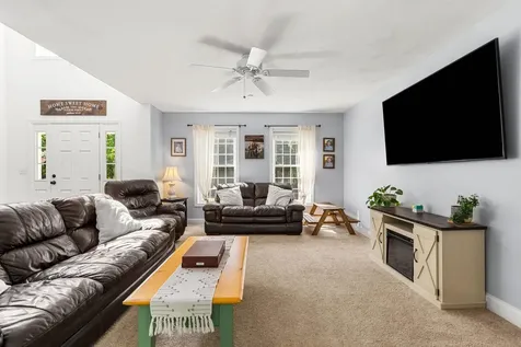 28 Rossdale Lane Weare NH 03281