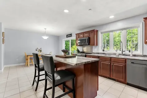 28 Rossdale Lane Weare NH 03281