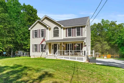 28 Rossdale Lane Weare NH 03281