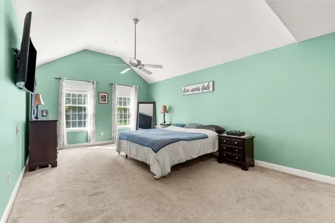 28 Rossdale Lane Weare NH 03281
