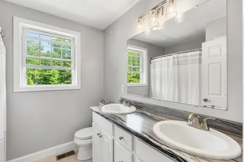 28 Rossdale Lane Weare NH 03281