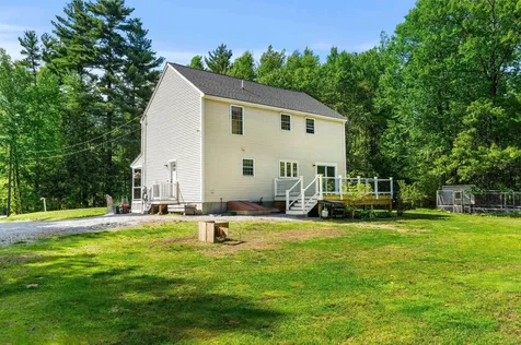 28 Rossdale Lane Weare NH 03281