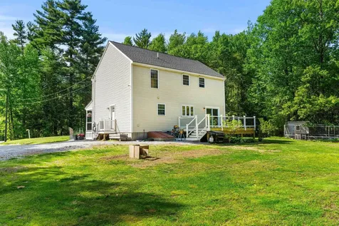 28 Rossdale Lane Weare NH 03281