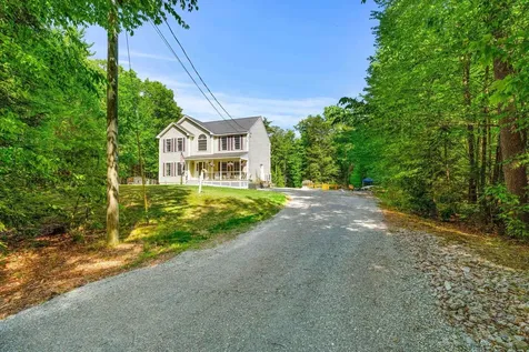28 Rossdale Lane Weare NH 03281