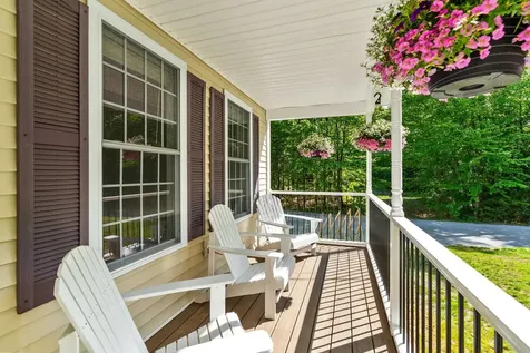 28 Rossdale Lane Weare NH 03281