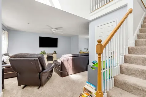 28 Rossdale Lane Weare NH 03281