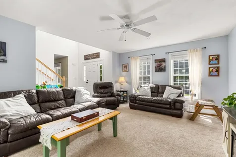 28 Rossdale Lane Weare NH 03281