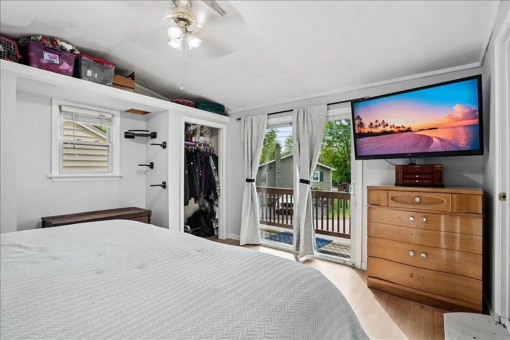 15 Hilda Avenue Derry NH 03038