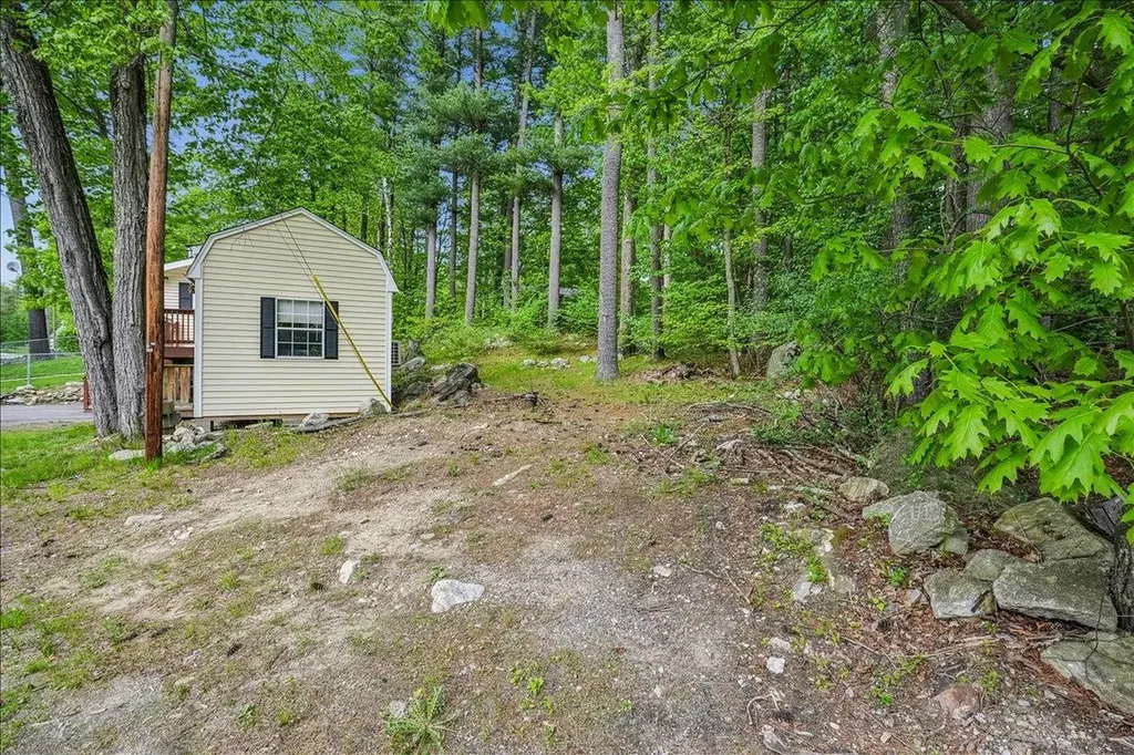 15 Hilda Avenue Derry NH 03038