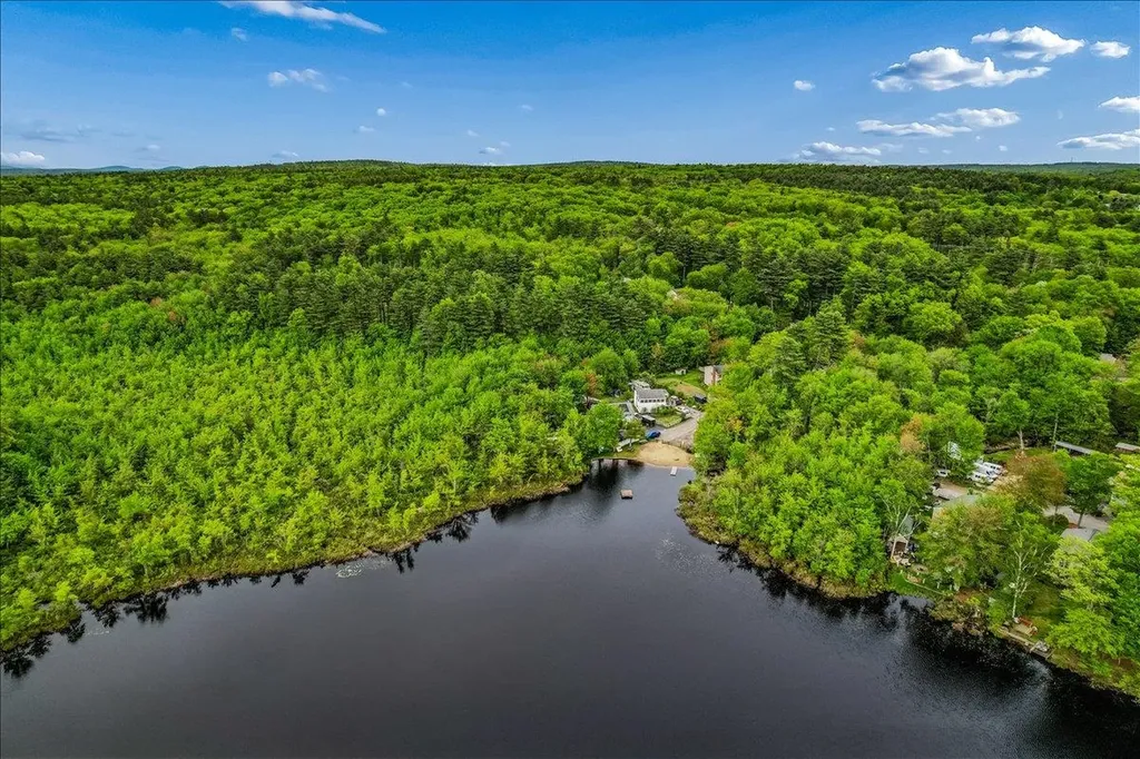 15 Hilda Avenue Derry NH 03038