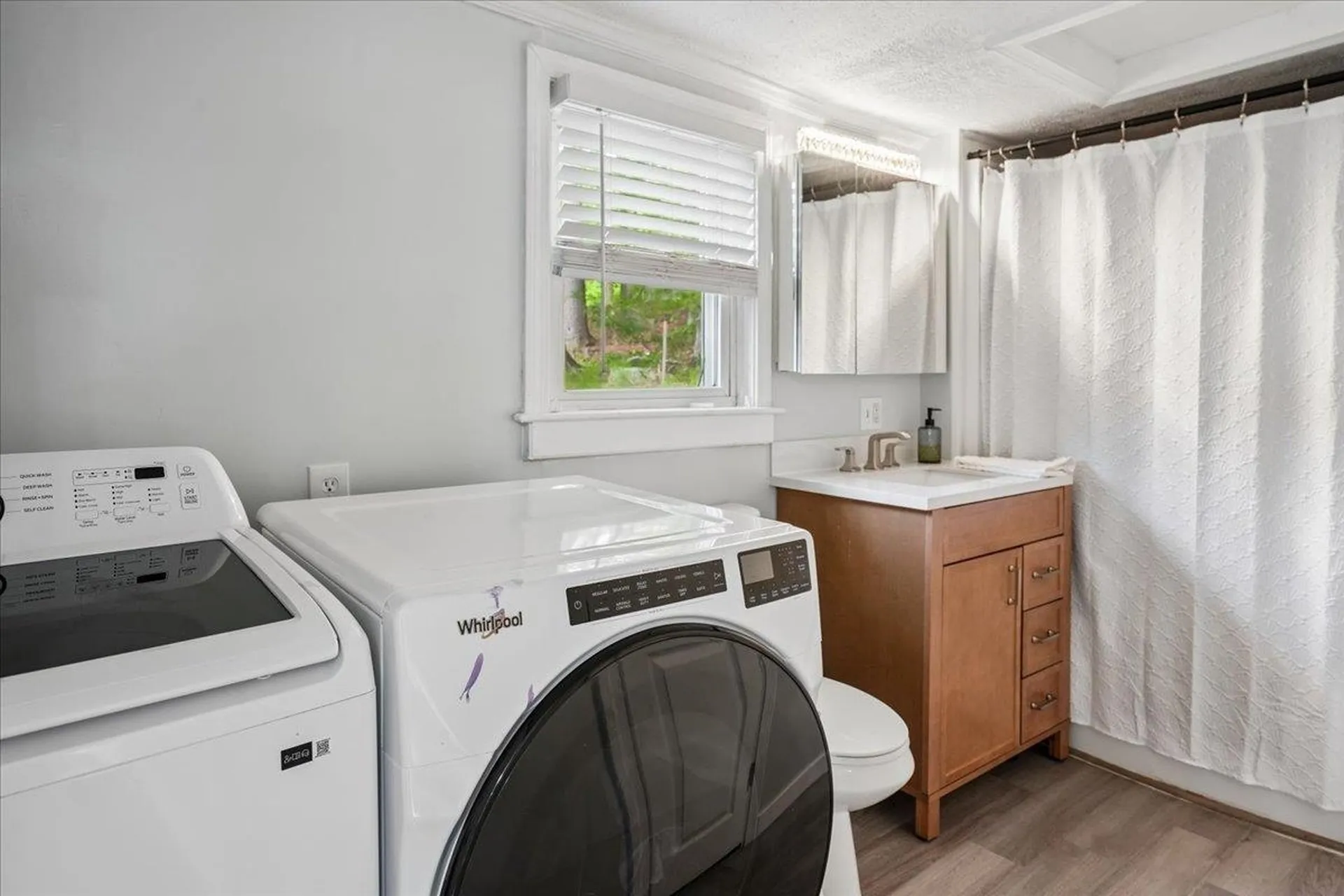15 Hilda Avenue Derry NH 03038