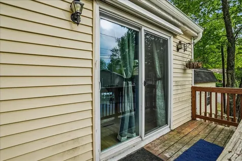 15 Hilda Avenue Derry NH 03038