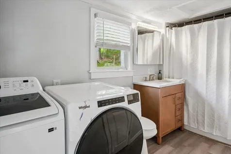 15 Hilda Avenue Derry NH 03038