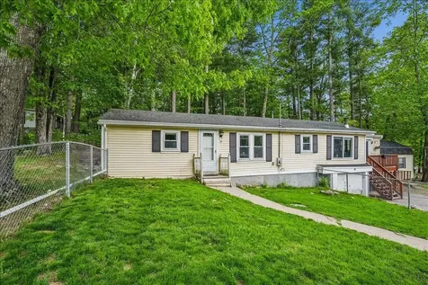 15 Hilda Avenue Derry NH 03038