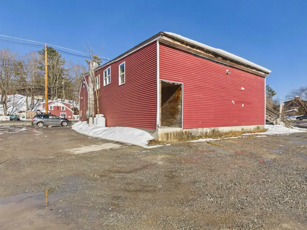 2170 North Main Street Londonderry VT 05148