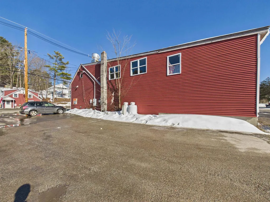 2170 North Main Street Londonderry VT 05148