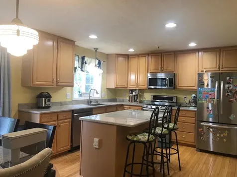 66 Georgetown Drive Nashua NH 03062