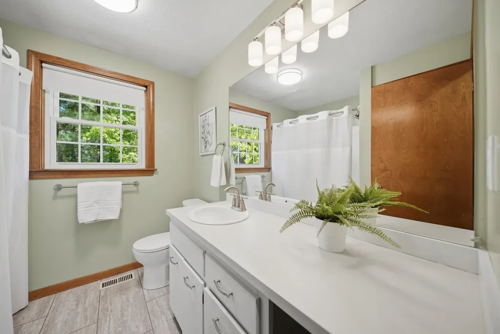 39 Norma Drive Nashua NH 03062