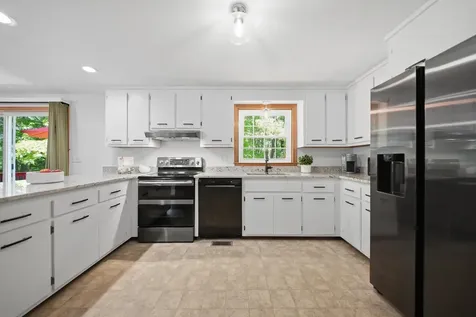 39 Norma Drive Nashua NH 03062