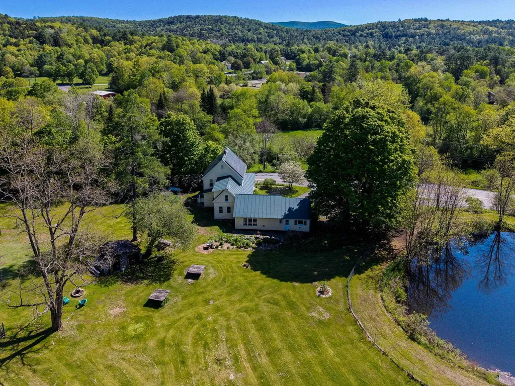 8493 Vt Route 113 Thetford VT 05058