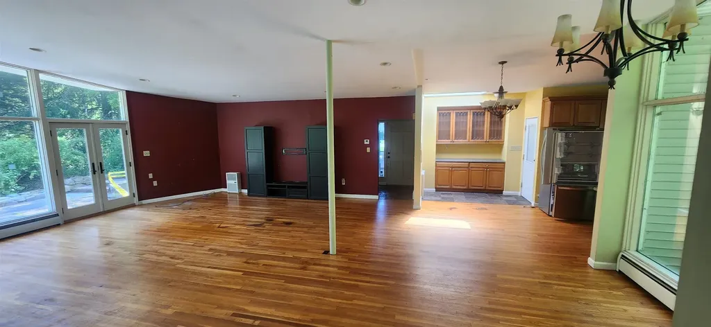 106 Mclane Lane Manchester NH 03104