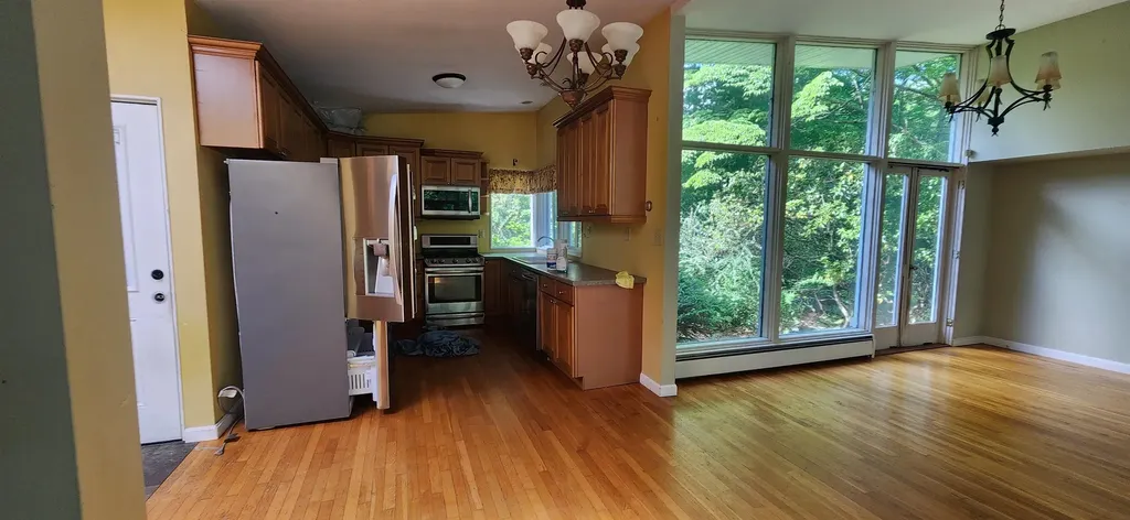 106 Mclane Lane Manchester NH 03104