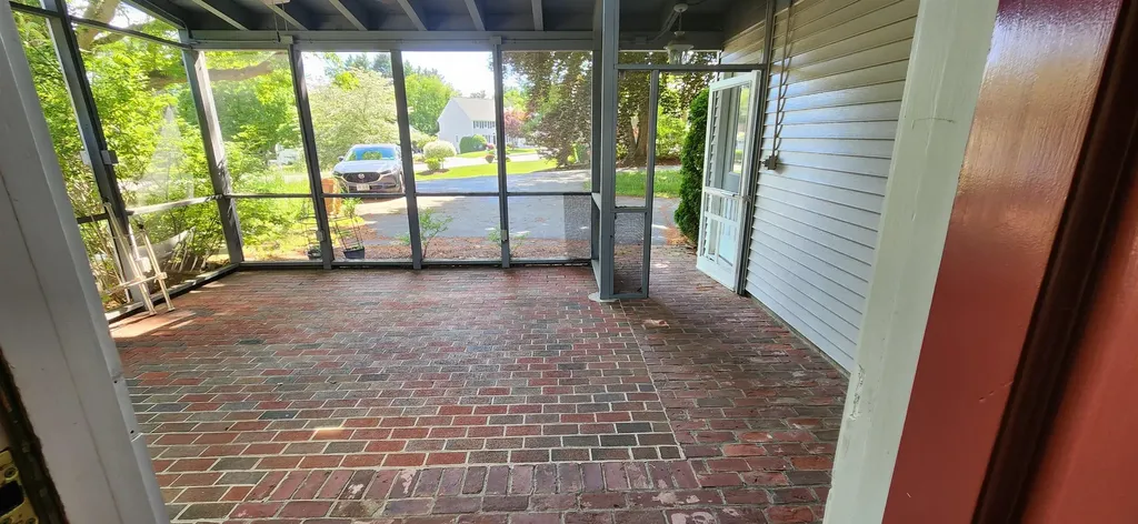 106 Mclane Lane Manchester NH 03104