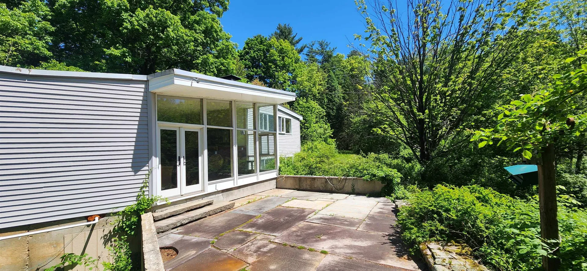 106 Mclane Lane Manchester NH 03104