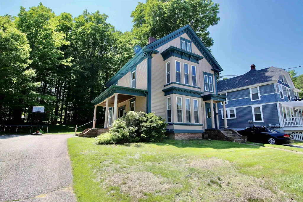 22 Maple Street Somersworth NH 03878