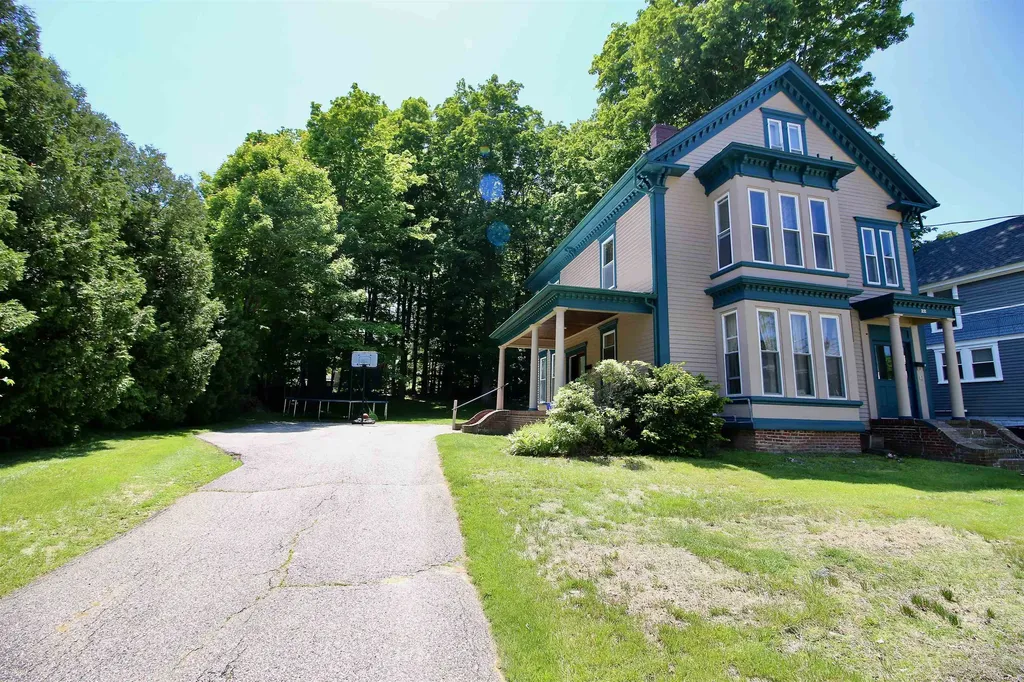 22 Maple Street Somersworth NH 03878